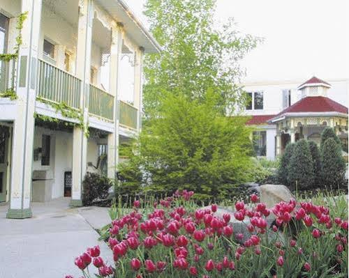 Fern Resort Orillia Buitenkant foto