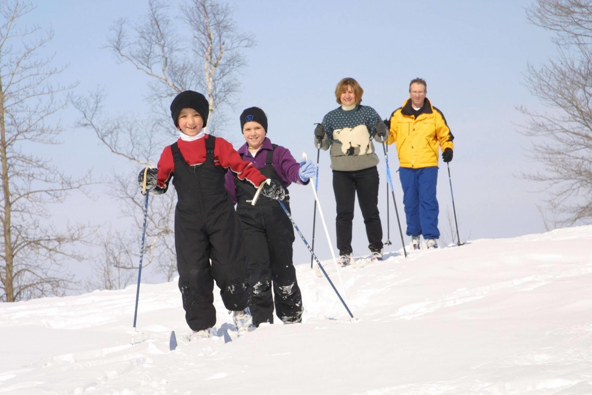 Fern Resort Orillia Buitenkant foto