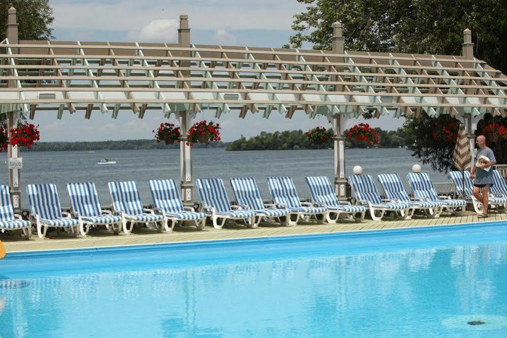 Fern Resort Orillia Buitenkant foto